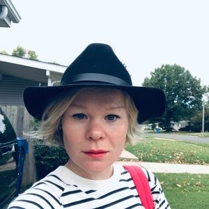 Meet your Posher, Lucy